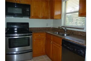 942 La Costa Cir, Sarasota, FL 34237, Sold 09/29/17