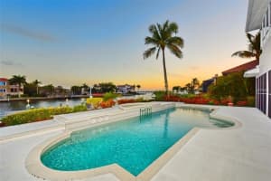 7667 Cove Terrace, Sarasota, FL 34231, Sold 08/31/17