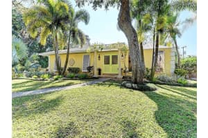 7304 Broughton St, Sarasota, FL 34243, Sold 04/25/17