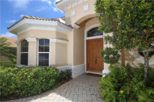 7671 Trillium Blvd, Sarasota, FL 34241, Sold 10/31/17