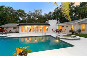 1525 Eastbrook Dr, Sarasota, FL 34231, Sold 08/25/17