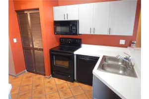 3820 78th Ave Cir E, Sarasota, FL 34243, Sold 09/18/17