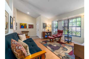 3709 Pond View Ln, Sarasota, FL 34235, Sold 08/18/17