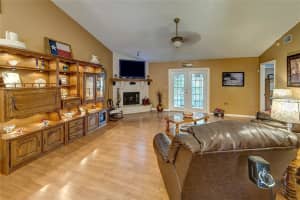 5612 29th St Cir E, Bradenton, FL 34203, Sold 08/30/17