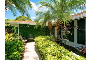 4051 Cochise Terrace, Sarasota, FL 34233, Sold 09/25/17