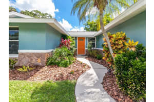 4113 Cochise Terrace, Sarasota, FL 34233, Sold 08/04/17