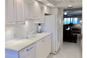 19 Whispering Sands Dr, Sarasota, FL 34242, Sold 05/02/19