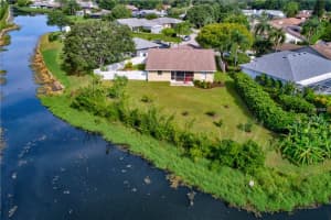 1750 Country Meadows Terrace, Sarasota, FL 34235, Sold 08/30/17