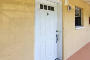 966 La Costa Cir, Sarasota, FL 34237, Sold 10/06/17