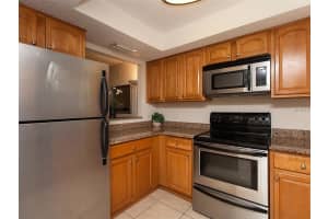 966 La Costa Cir, Sarasota, FL 34237, Sold 10/06/17