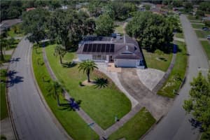 1636 Fleetwood Dr, Sarasota, FL 34232, Sold 11/03/17