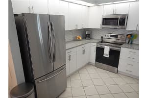 4745 Country Oaks Blvd, Sarasota, FL 34243, Sold 12/29/17