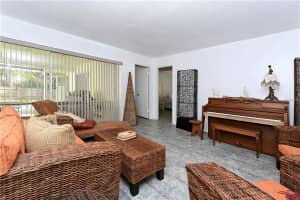4853 Commonwealth Dr, Siesta Key, FL 34242, Sold 05/15/18