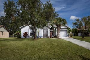 4971 Reagen Way, Sarasota, FL 34232, Sold 12/18/17