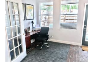 6856 Whitman Ct, Sarasota, FL 34243, Sold 07/31/18