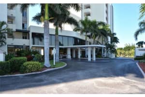 19 Whispering Sands Dr, Sarasota, FL 34242, Sold 02/28/18
