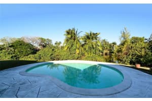 700 W Lake Cir, Sarasota, FL 34232, Sold 02/05/18