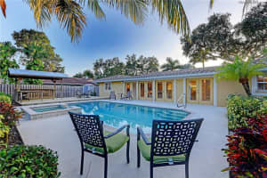 7615 Peninsular Dr, Sarasota, FL 34231, Sold 01/10/18