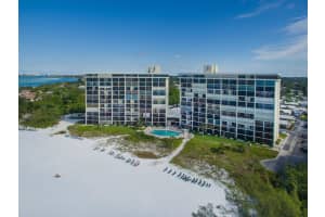 19 Whispering Sands Dr, Sarasota, FL 34242, Sold 12/21/17