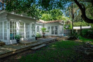 779 Siesta Dr, Sarasota, FL 34242, Sold 05/08/18