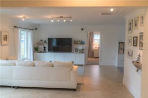 3375 Sheffield Cir, Sarasota, FL 34239, Sold 08/16/18