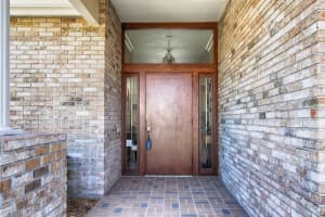 5794 Sandy Pointe Dr, Sarasota, FL 34233, Sold 05/02/18