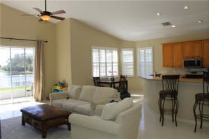3816 65th Ave E, Sarasota, FL 34243, Sold 05/08/18