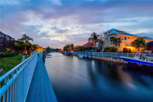 556 Mast Dr, Bradenton, FL 34208, Sold 05/10/18