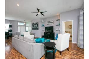 6106 42nd St Cir E, Bradenton, FL 34203, Sold 04/02/18