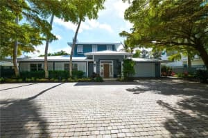 864 Siesta Dr, Sarasota, FL 34242, Sold 04/23/18
