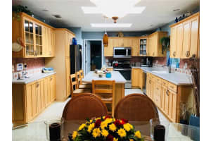5112 Vassar Ln, Sarasota, FL 34243, Sold 05/02/18