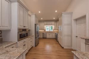 3211 E Forest Lake Dr, Sarasota, FL 34232, Sold 09/27/18