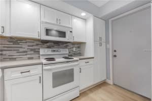 199 Whispering Sands Dr, Siesta Key, FL 34242, Sold 05/16/18