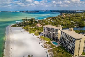 20 Whispering Sands Dr, Siesta Key, FL 34242, Sold 02/18/20