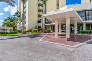 20 Whispering Sands Dr, Siesta Key, FL 34242, Sold 02/10/20