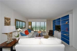 19 Whispering Sands Dr, Sarasota, FL 34242, Sold 07/27/20