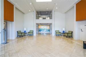 2425 Gulf of Mexico Dr, Longboat Key, FL 34228, Sold 09/15/20