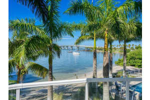 136 Golden Gate Point, Sarasota, FL 34236, Sold 01/22/21