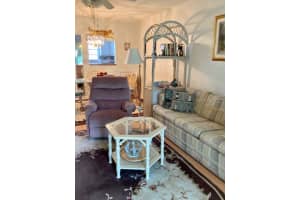 202 47th Ave Dr W, Bradenton, FL 34207, Sold 10/25/21