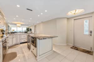5770 MIDNIGHT PASS RD #605, SARASOTA, FL 34242 - MLS#MFRA4486589