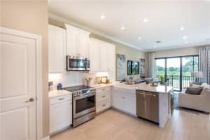 1924 MONTE CARLO DR #2-104, SARASOTA, FL 34231 Sold 10/31/22