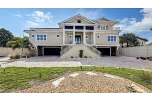13 N Casey Key Rd, Osprey, FL 34229, Sold 04/29/21