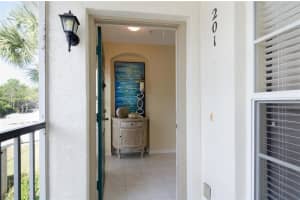 400 Laurel Lake Dr, Venice, FL 34292, Sold 08/02/21