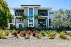 800 Broadway St, Longboat Key, FL 34228, Sold 08/31/21