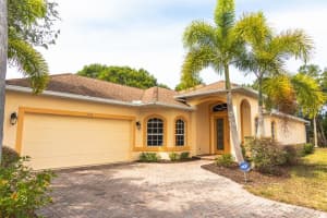 5240 Echo Ln, Sarasota, FL 34233, Sold 06/25/21