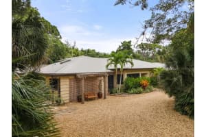 7233 Pine Needle Rd, Sarasota, FL 34242, Sold 07/29/21
