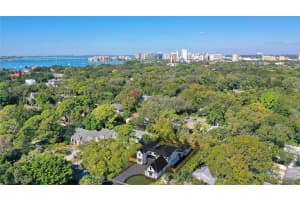 1765 FLOYD ST, SARASOTA, FL 34239 Sold 05/09/23