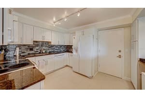 2295 Gulf of Mexico Dr, Longboat Key, FL 34228, Sold 09/30/21