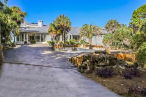 1185 Bayshore Dr, Englewood, FL 34223, Sold 01/24/22