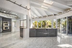 1185 Bayshore Dr, Englewood, FL 34223, Sold 01/24/22